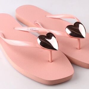 Shade & Shore Roseanne Women’s Blush Pink Heart Thong Flip Flop Sandals Size 8US